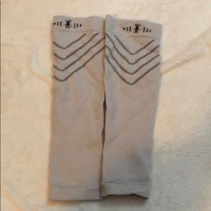 Smart wool compression leg sleeves